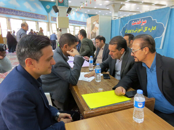 برپایی میز خدمت آموزش و پرورش خراسان شمالی