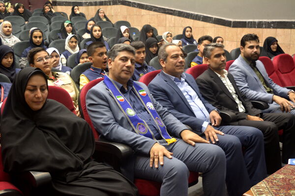تجلیل از خبرنگاران ناحیه ۷ مشهد به مناسبت روز خبرنگار