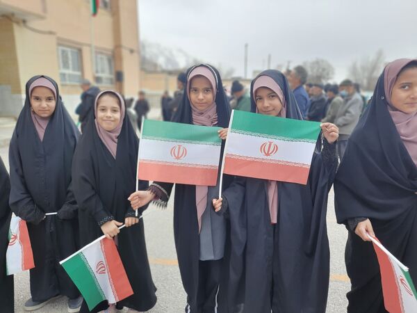 مردم ناغان در۲۲بهمن یکصدا شدند 