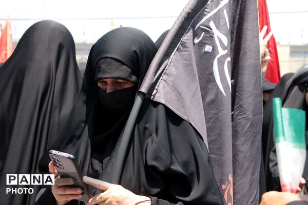 آخرین وداع با قائد شهید: پیکر مطهر آیت‌الله سیدعلی‌خامنه‌ای در میان سیل عاشقان به مصلی تهران رسید 