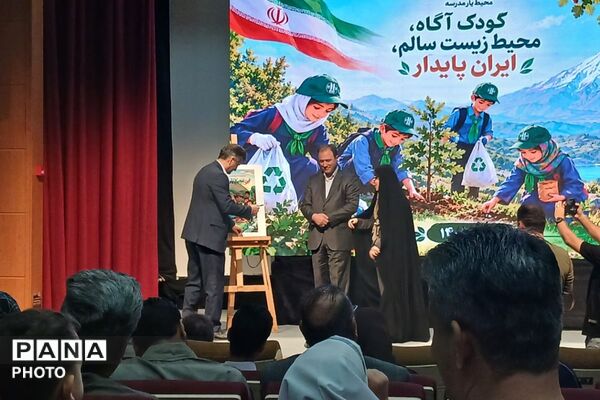 تجلیل از برگزیدگان پویش قصه‌نویسی ماکان نصیری