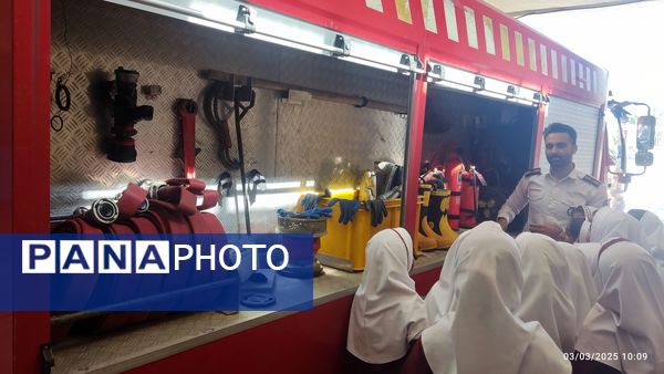 بازدید علمی از ایستگاه آتش‌‌نشانی فین