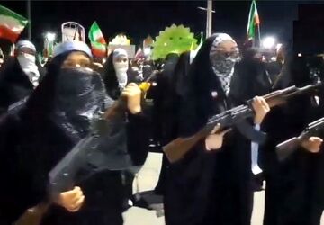 رزمایش دختران جان‌فدای ایران در شهر کهک