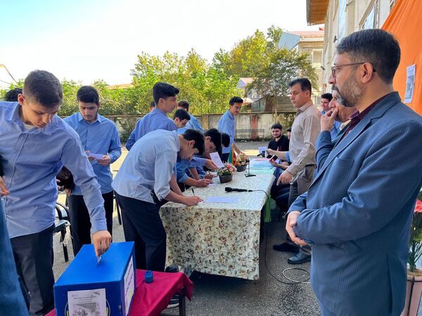انتخابات همیار مشاور در مدرسه شهدای لطیفی 