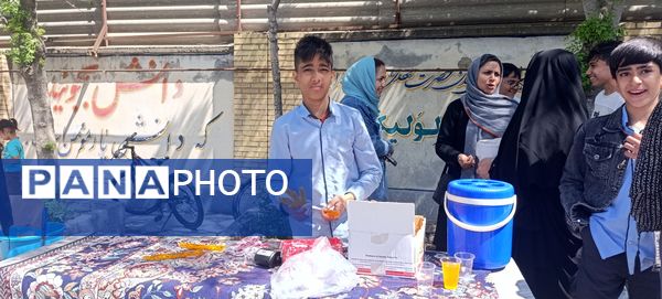 برپایی بازارچه در مدرسه ولیعصر آشخانه 