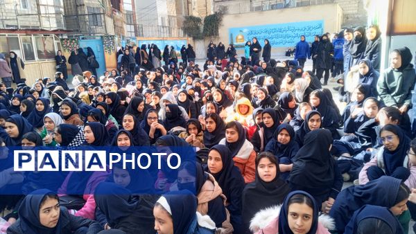 جشن دهه ی فجر در دبیرستان میرزا جعفر سروقد