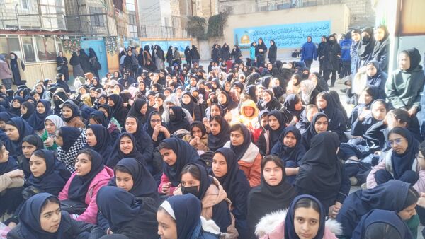 جشن دهه ی فجر در دبیرستان میرزا جعفر سروقد