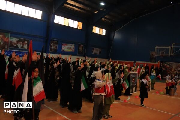 بیعت کودکان و نوجوانان ورزشکار شهرستان جعفرآباد با رهبر انقلاب 