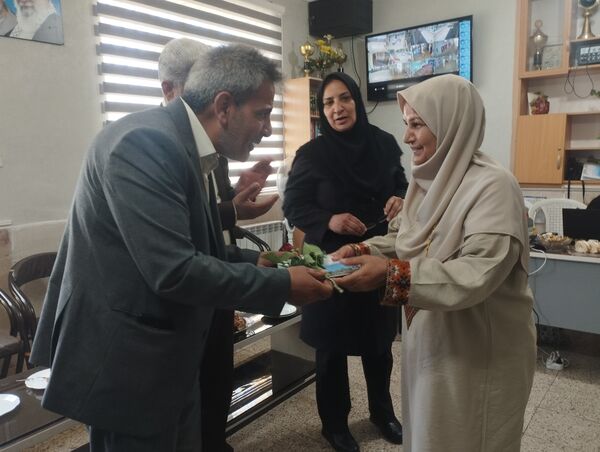  تقدیر از معلمان نمونه دبیرستان هاجر بیرجند