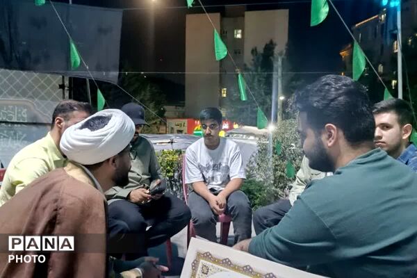  کافه گفتگو نوجوانان مبارز رودهن در تجمعات مردمی شبانه