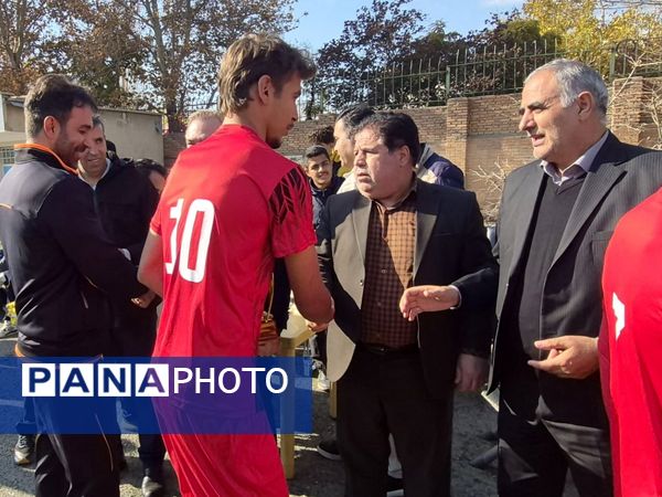 رقابت هیجان‌انگیز فوتبال دانش‌آموزی منطقه ۵ به پایان رسید