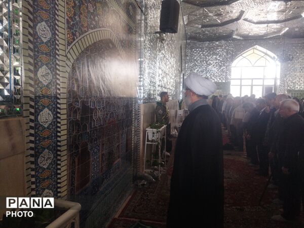 نماز عبادی سیاسی جمعه در امامزاده سید حمزه کاشمر 