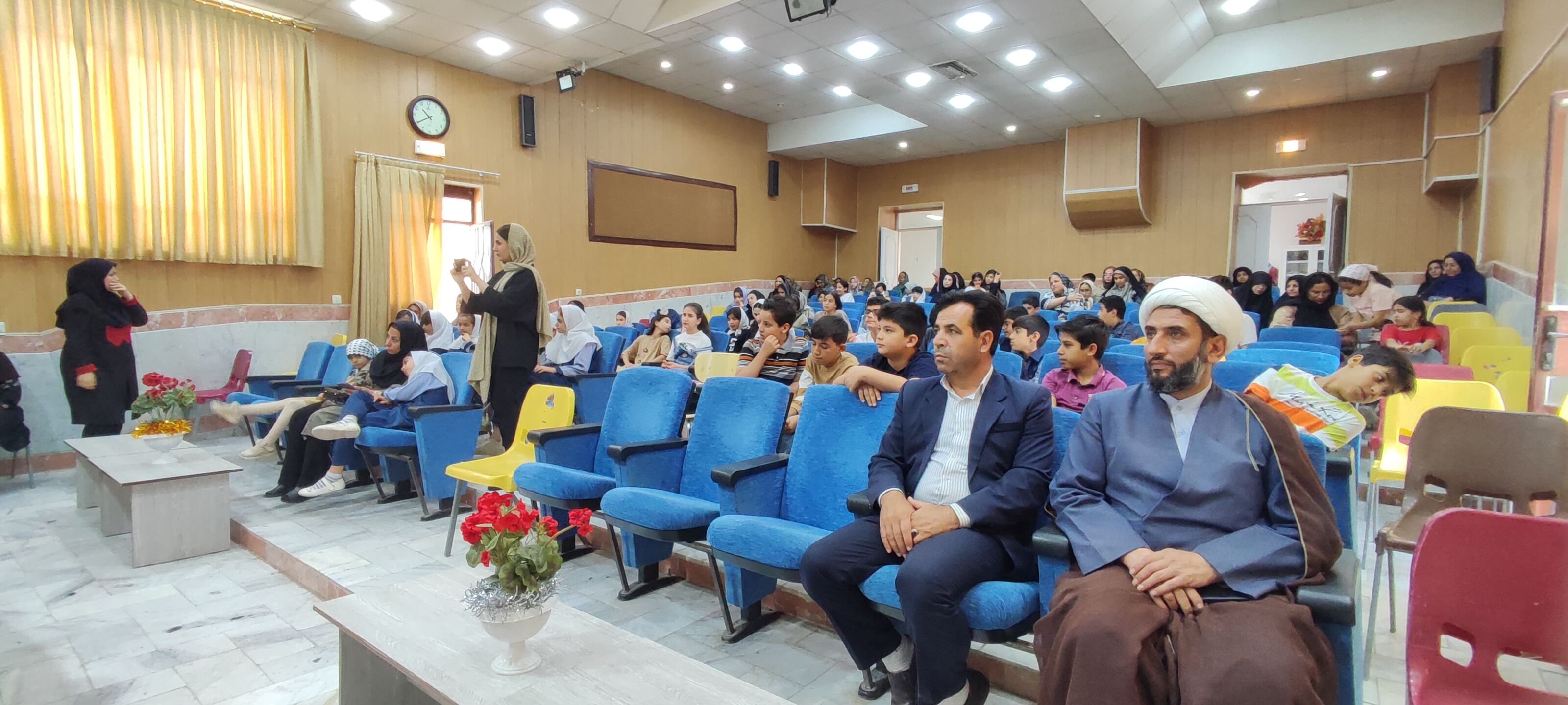 آیین تجلیل از برگزیدگان پویش غدیر در کانون سمیه شهرستان شیروان