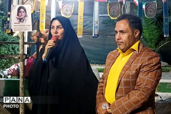 دبیرستان دخترانه ولایت در غرفه شهدای دانش‌آموز ورامین 