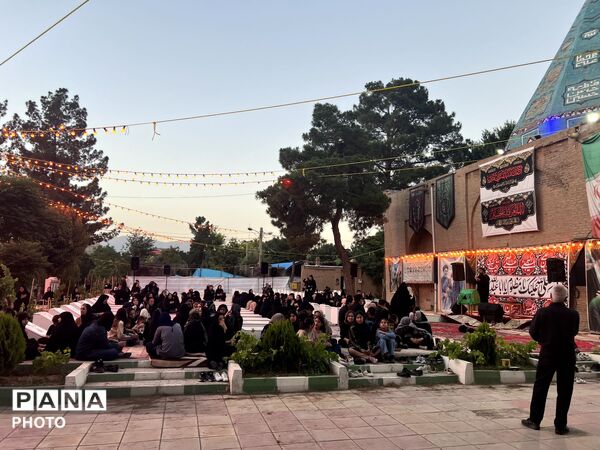 مراسم شیرخوارگان در امامزاده شهرک ینگی امام 
