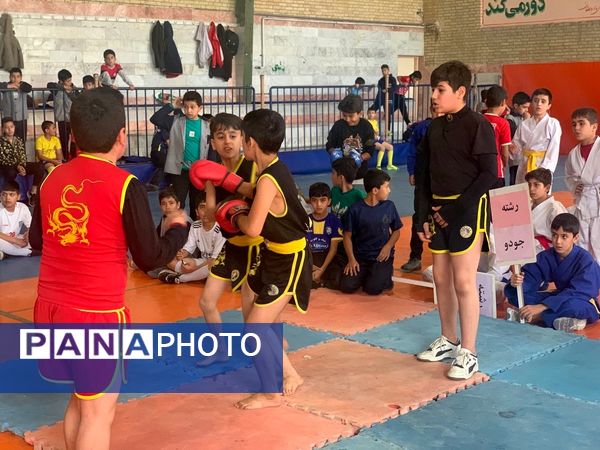 برگزاری فعالیت‌های ورزشی درون مدرسه‌ای در دبستان معلم آشخانه 