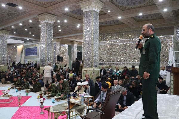 چلچراغ آیه‌ها در آستان بی‌بی سکینه شهرستان ملارد