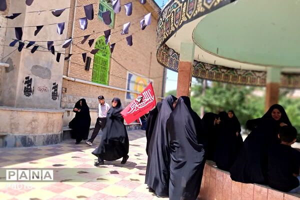 اشک و عهد در میدان امام دماوند؛ بیعت دوباره با سیدالشهدا و امام شهید