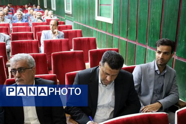 دیدار مدیرکل مدارس غیر دولتی وزارت آموزش و پرورش با مسئولان مدارس غیر دولتی استان یزد