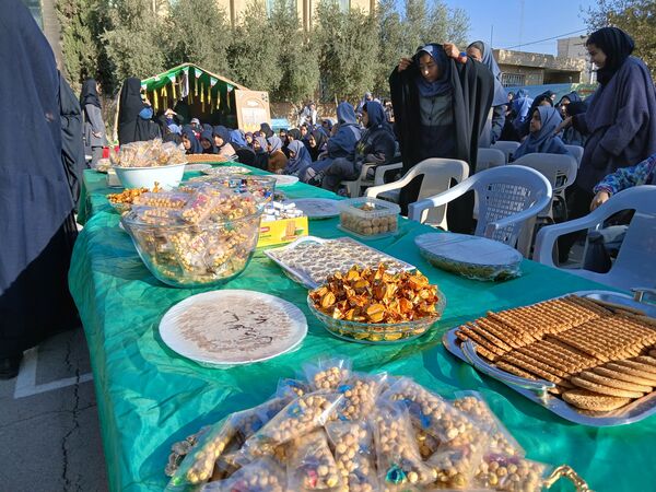 برگزاری مراسم عزاداری ایام فاطمیه در دبیرستان شهید دهقان 