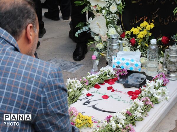 وزیر آموزش و پرورش در اولین سالگرد شهید محمد کاظمی در بهشت رضای مشهد
