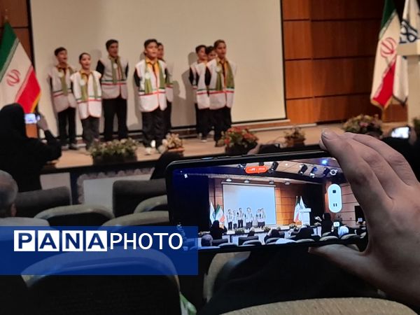 برگزاری مراسم هفته سلامت با حضور دانش آموزان
در اسلامشهر 