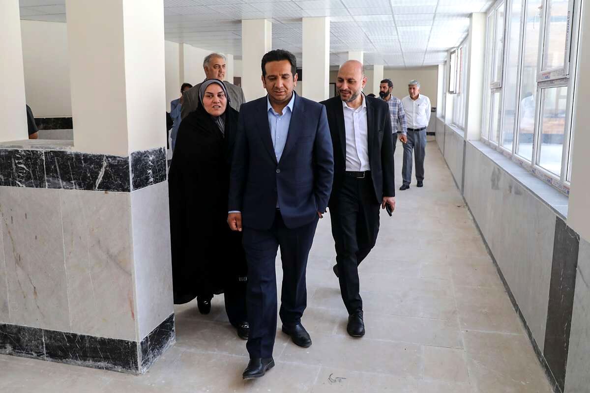 بازدید مدیرکل آموزش‌وپرورش کرمان از مجتمع آموزشی «اندیشه هوشمند ارگ»