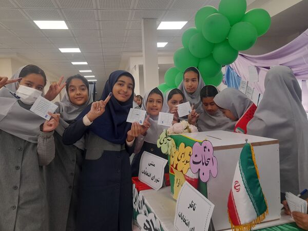 انتخابات شورای دانش آموزی در دبستان پورشهریاری