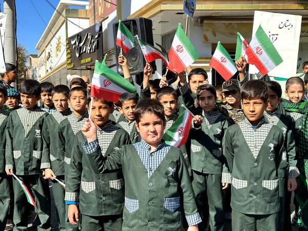 مردم کاشمر با گام‌های استوار در مسیر آرمان‌های انقلاب گام برداشتند 