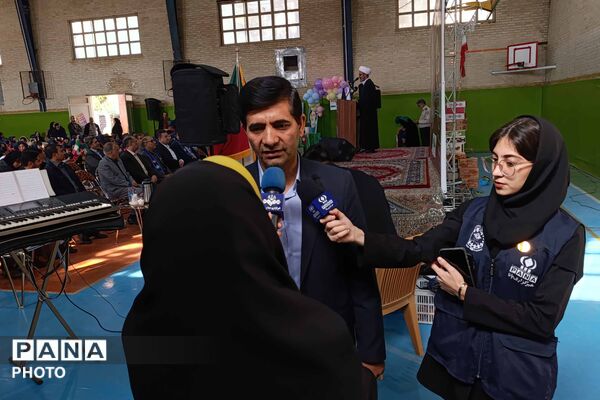 تقسیم مهربانی با شور عاطفه‌ها در مدارس خراسان شمالی