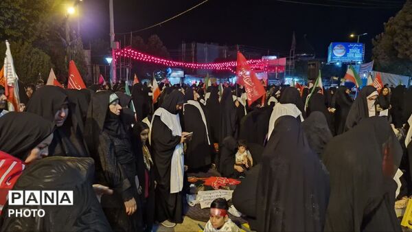 صد و پنجاه و سومین شب تجمعات «بیعت با رهبری» در نورآباد با تجدید میثاق و نماز استغاثه 