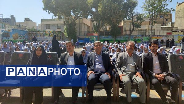 آیین نواختن زنگ مهر، ایثار و شهادت در دبستان شاهد حاج تقی آقا بزرگ ناحیه یک مشهد 