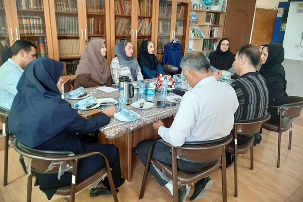 جلسه انجمن اولیا و هیات امنا در مدرسه پویش ناحیه ۳ شیراز