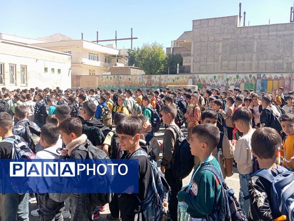جشن پرشکوه آغاز سال تحصیلی جدید در مدرسه ابتدایی فتحیان بانه