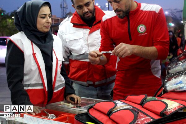 آموزش امداد و نجات در قلب همدان؛ میدان امام میزبان فعالیت‌های جمعیت هلال‌احمر شد