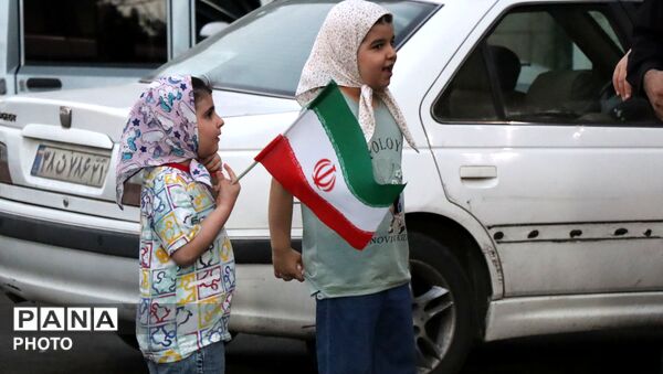 موکب آموزش و پرورش درحال خدمت‌رسانی به زائران مراسم تشییع  رهبر شهید انقلاب