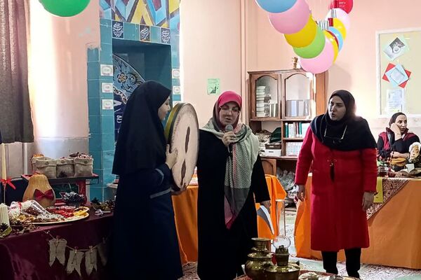 مراسم جشن یلدا در دبیرستان حضرت رقیه(س) ورامین