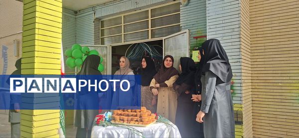 آیین بازگشایی مدارس و استقبال از دانش آموزان در دبیرستان فرزانگان دوره ی اول