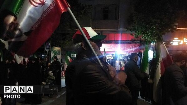 پنجاه و هشتمین شب از ایستادگی مردم در خیابان های نیشابور