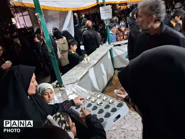 مراسم احیا در اولین شب قدر و هشتمین شب مراسم شهادت ایت الله خامنه ای 