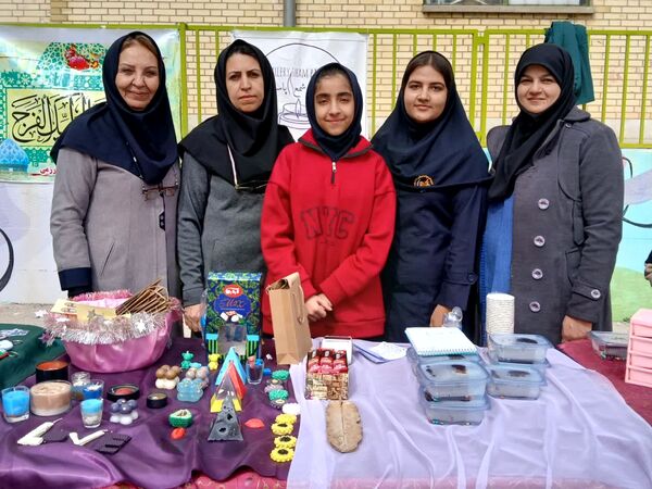 جشنواره بازارچه خوارزمی در دبیرستان بهرام رزمی ناحیه یک شیراز