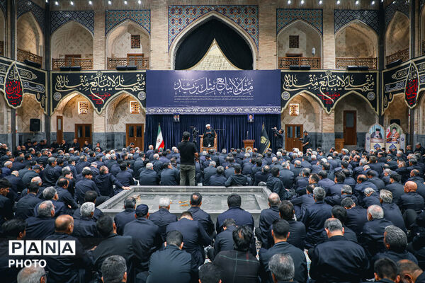 عزاداری اصناف و بازاریان مشهد در حرم مطهر رضوی