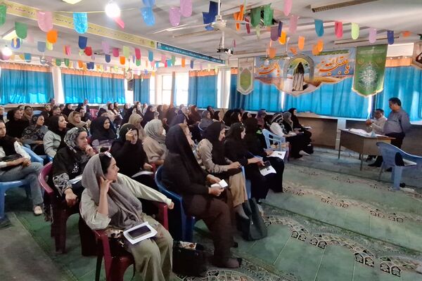 جلسه تعامل اولیا و مربیان دبیرستان هیأت امنایی رازی