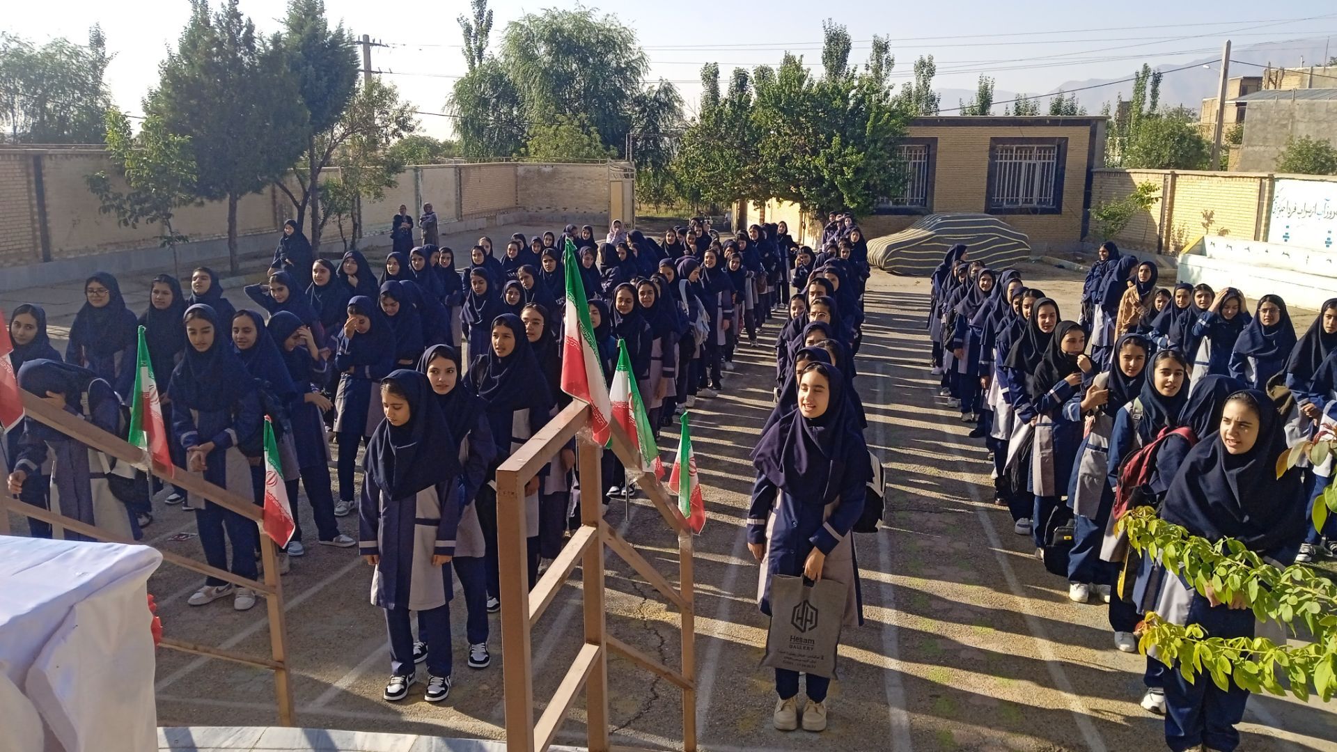 زنگ مهر و مقاومت در دبیرستان سمیه اشترینان