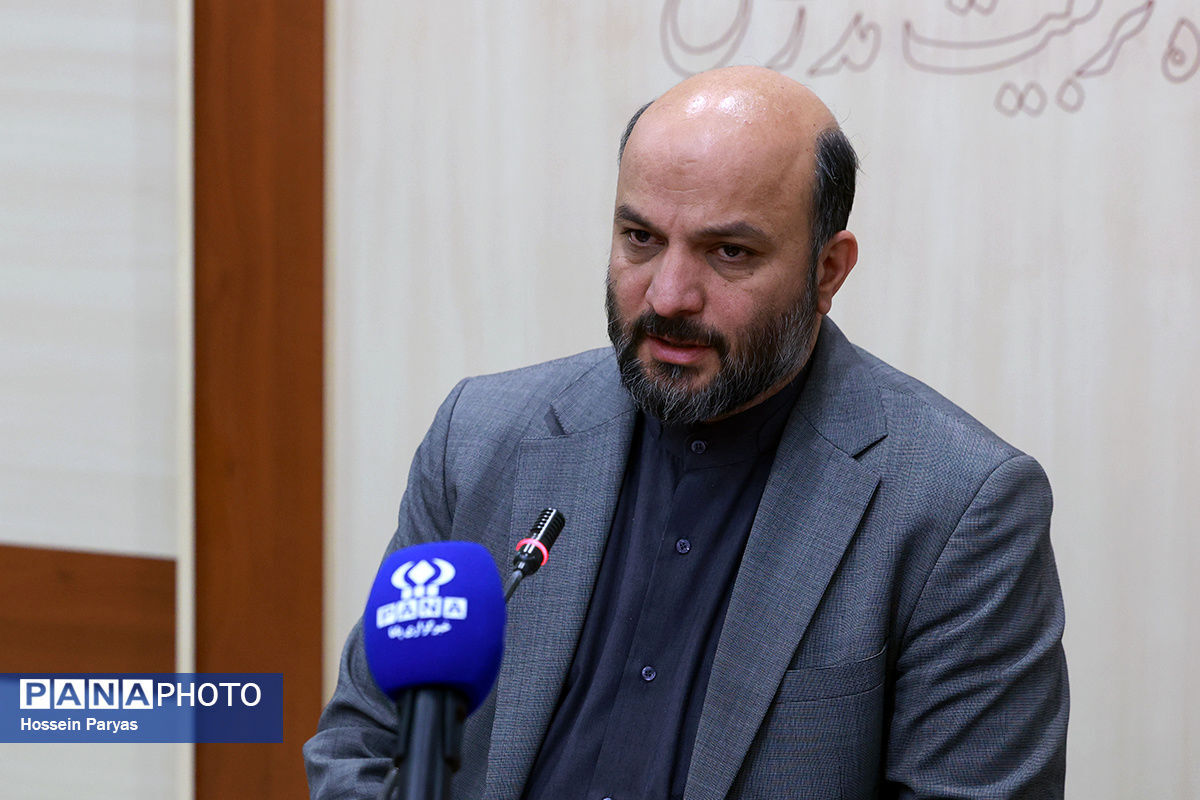 مدرسه‌سازی؛ فراتر از یک پروژه عمرانی است/ ضرورت طراحی مدارس چندمنظوره، تعامل با محله‌ها و توجه به اقلیم و انرژی‌های تجدیدپذیر/ انتقاد از عدم حضور وزیر آموزش‌وپرورش در شورای عالی معماری و شهرسازی