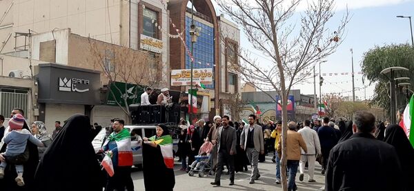 جلوه هایی از راهپیمایی جشن پیروزی انقلاب در شهر قم