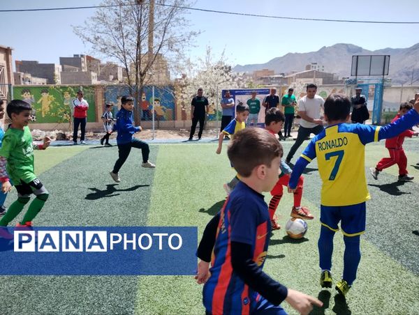 اجرای طرح شهید خرازی ( آزادسازی فضای ورزشی) در دبستان پیامبراعظم ( ص) شهرستان فیروزکوه 