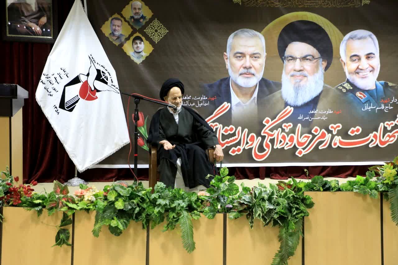 جلسه گرامیداشت و تجلیل از پدران و مادران شهدا 