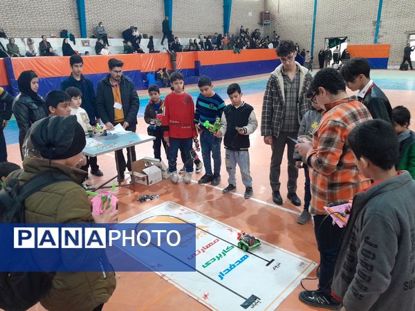 نمایش استعدادها و ایده‌ها