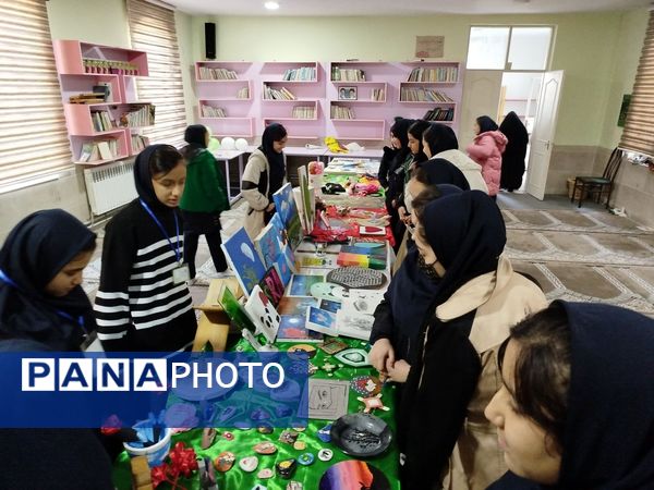 نمایشگاه هنری دانش‌آموزان مدرسه شهید قنبری لاله